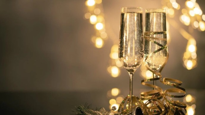 Capodanno al ristorante, scatta la corsa: 4,6 milioni di clienti e il cenone vale 439 milioni