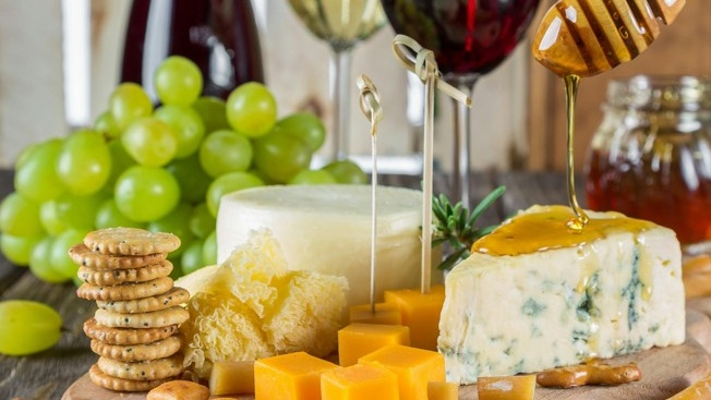 Turisti col cucchiaio in mano, come il gusto guida ormai le rotte del turismo mondiale