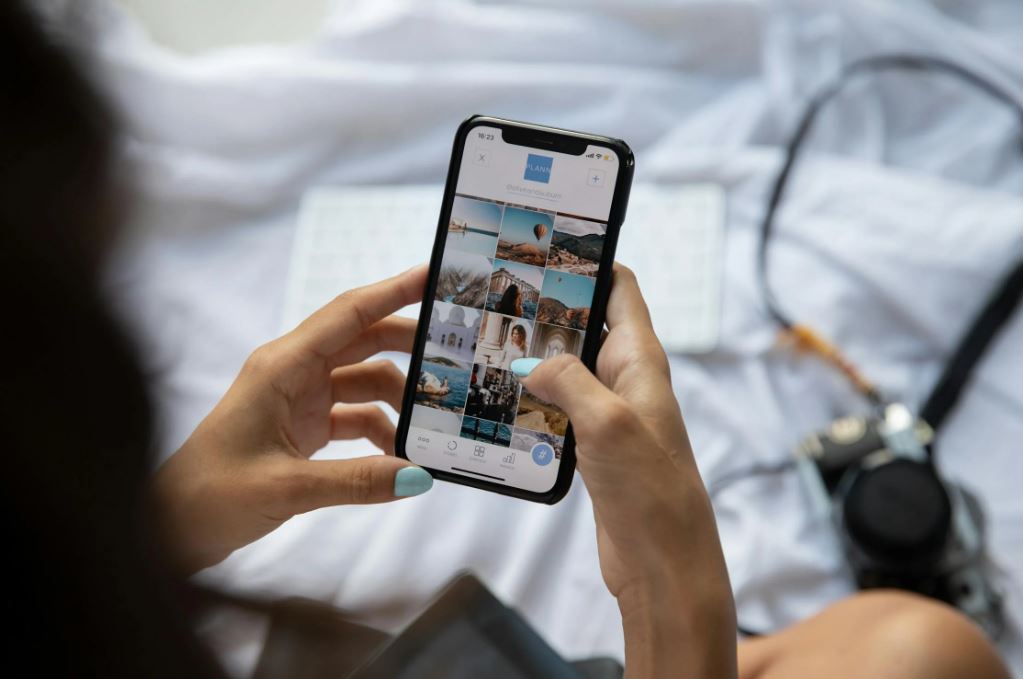 Fininfluencer, scatta la stretta: nuove regole, responsabilità legali e stop ai consigli facili