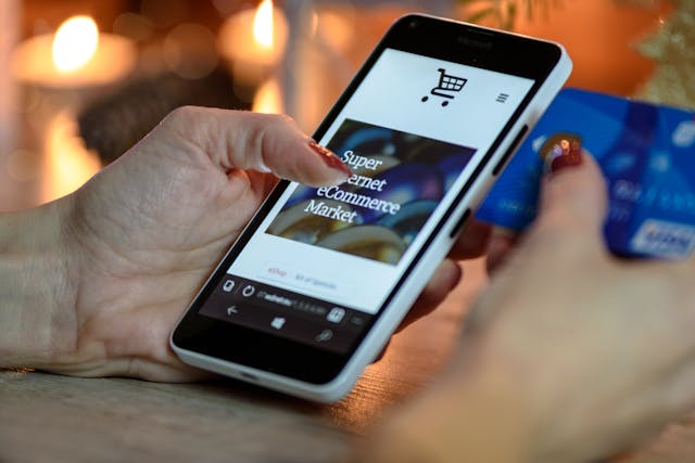 Italia digitale 2025: boom di utenti online ed e-commerce, ma crescono le truffe
