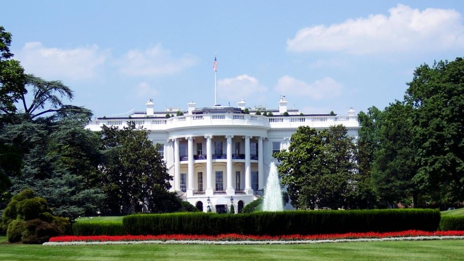 Ucraina: Zelensky a Washington cerca una difficile via d'uscita