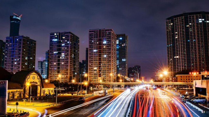 La Cina rilancia il consumo interno come obiettivo primario per il 2026