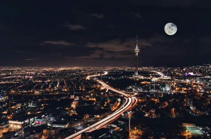 Iran oltre il velo: la nuova rivoluzione che sta abbattendo il regime