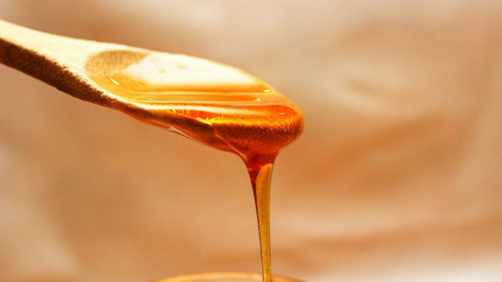Il cibo eterno: perché il miele può durare millenni (e resta ancora commestibile)