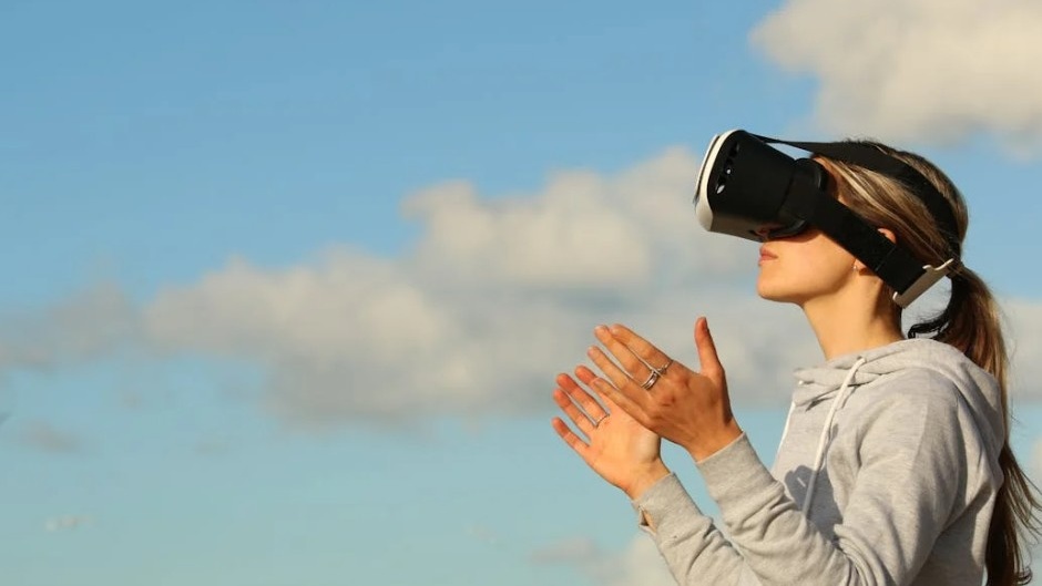 Visori VR, la tecnologia che ti porta altrove, dai videogame alla medicina, la realtà virtuale cambia pelle