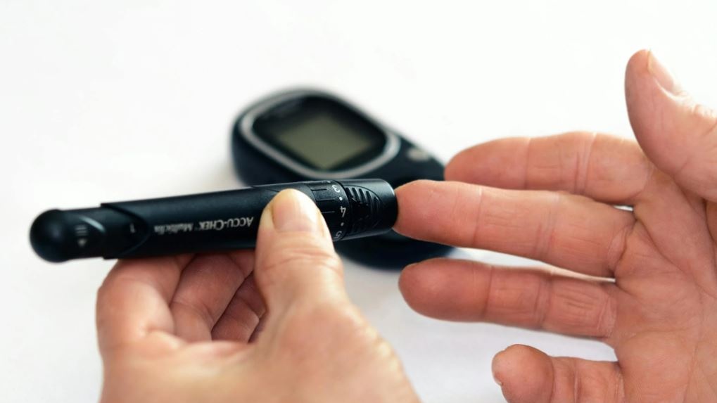 Usa: i sensori per il controllo del diabete usati anche dai non malati, tra dubbi e allarmi