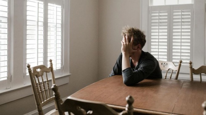 Perché la mente ci porta a pensarci in situazioni estreme? Semplice, colpa dei pensieri intrusivi