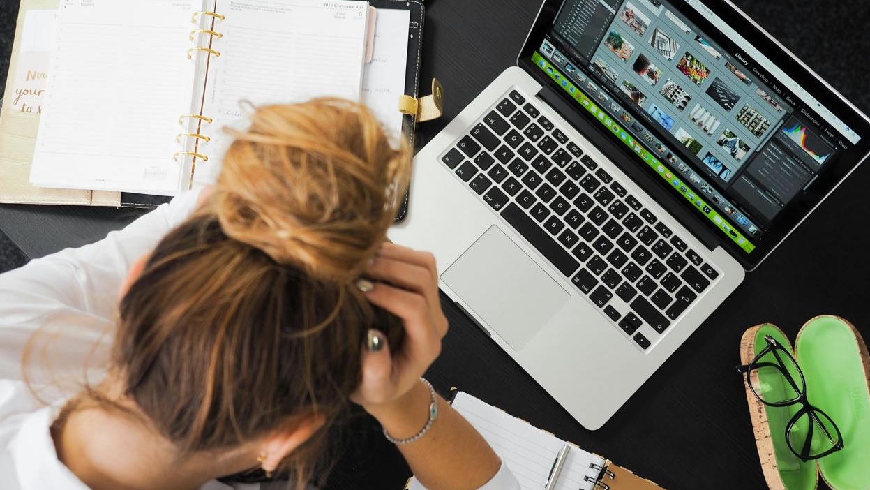 Tecnologie e stress digitale: un rischio elevato per gli adolescenti