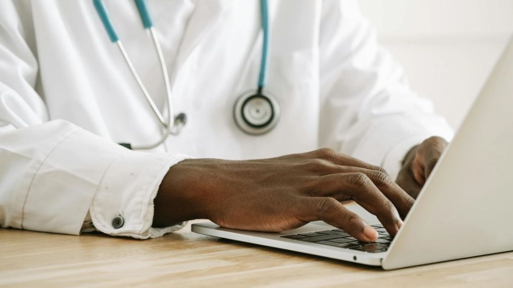 Medicina online: la rivoluzione imposta dal Covid ora preoccupa