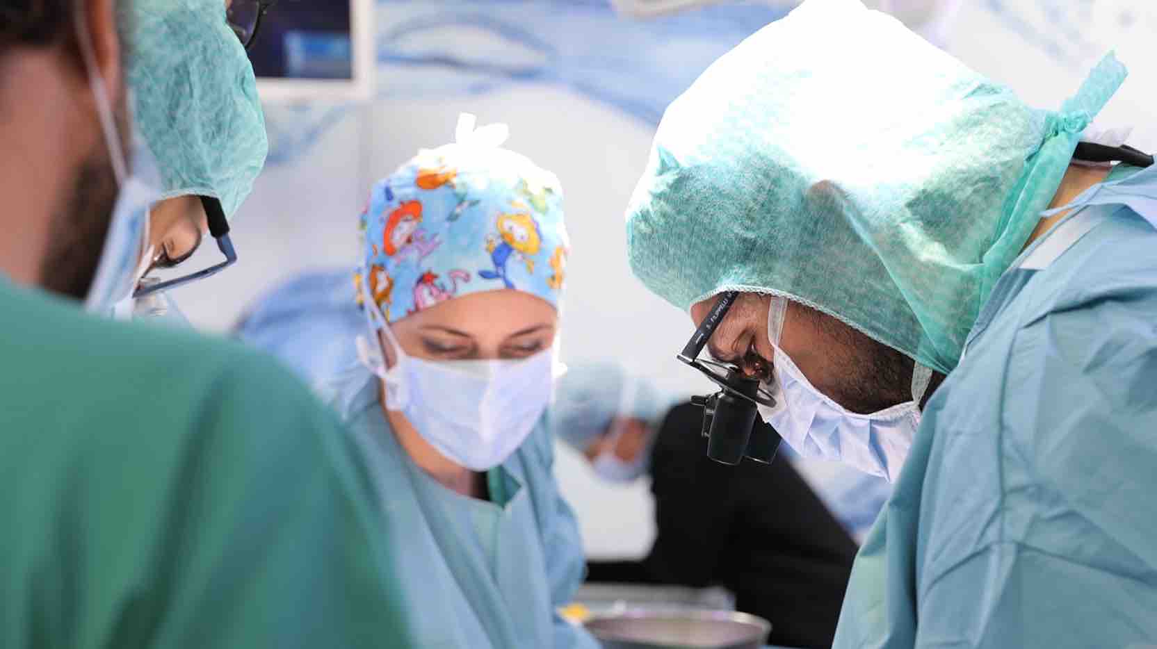 Cuori nuovi a Natale: al Bambino Gesù doppio trapianto salva la vita a due bambini di 6 e 8 anni