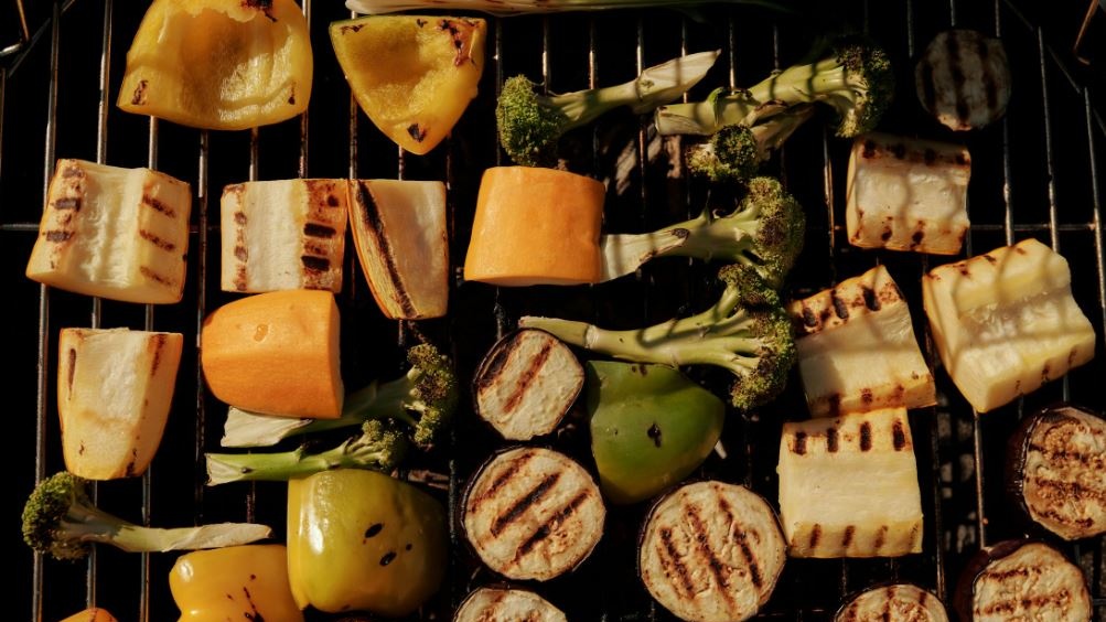 Alimentazione: la dieta vegana aiuta più di quella mediterranea a perdere peso