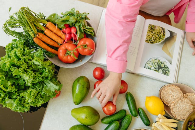 DIETE, CLIMA E GIUSTIZIA SOCIALE: IL NUOVO RAPPORTO EAT-LANCET 2025 CHIAMA A UNA RIVOLUZIONE GLOBALE DEL CIBO
