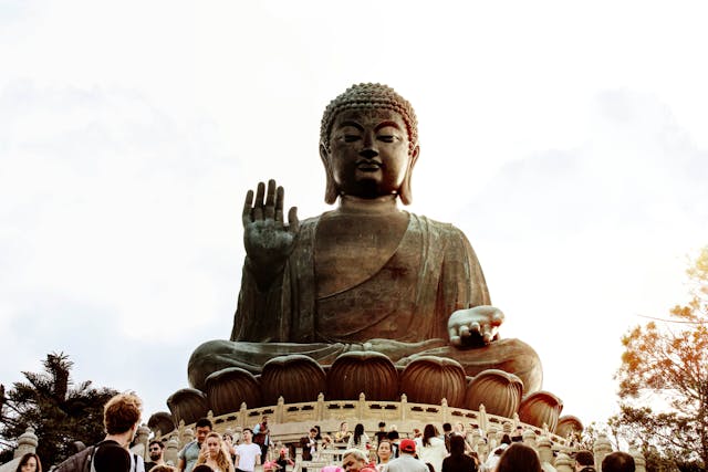 Sotheby's restituisce all'India i gioielli del Buddha