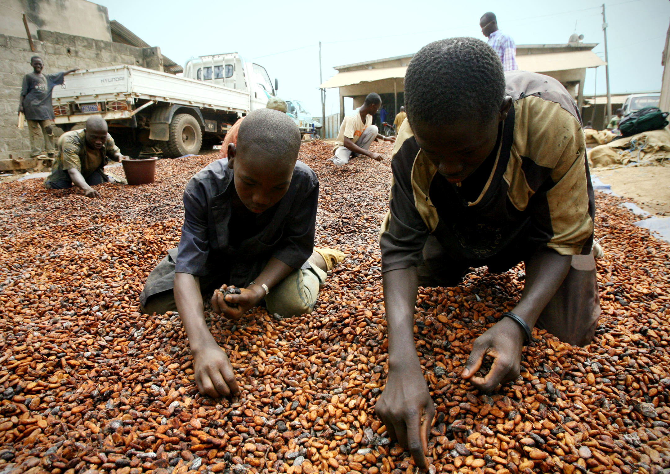 LAVORO MINORILE, LA REALTÀ CON CUI FARE I CONTI
