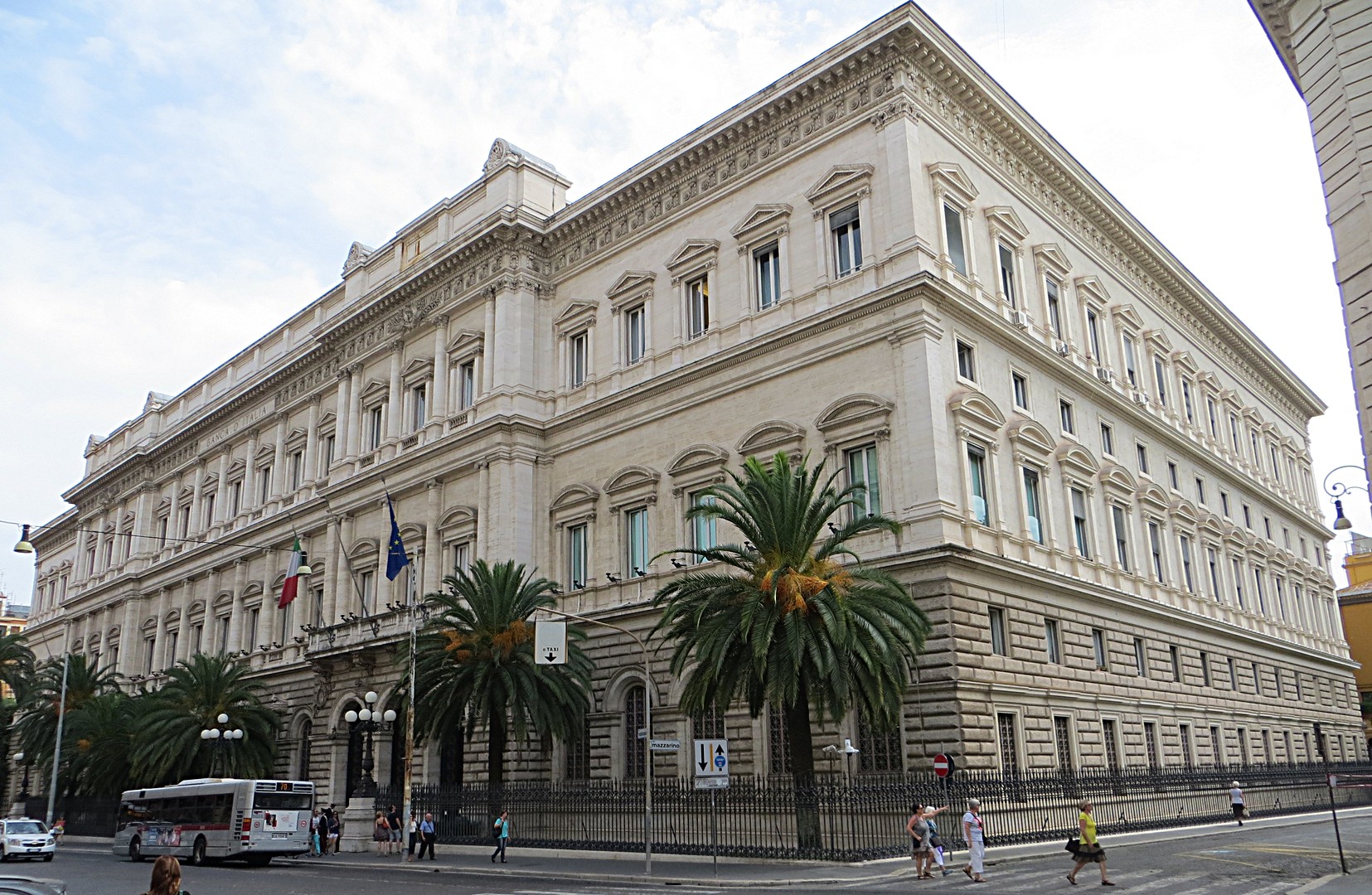 Sistema finanziario italiano solido, ma restano rischi globali