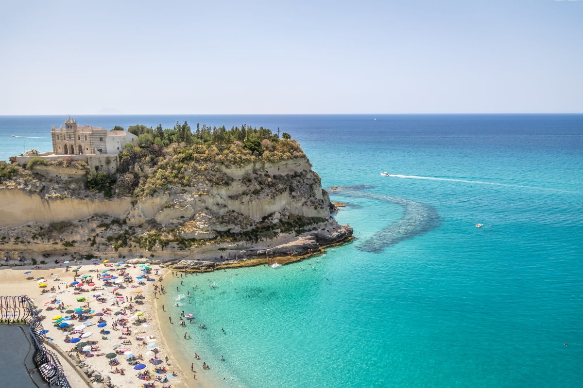 MILANO - TROPEA / ANDATA E RITORNO CON VECCHIO AMARO DEL CAPO