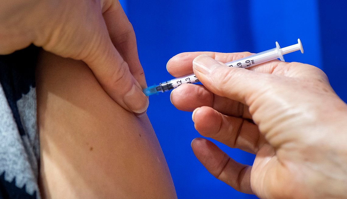 VACCINO COVID-19: PATOLOGIE PREGRESSE, SESSO E STILE DI VITA INFLUENZANO LA RISPOSTA IMMUNITARIA