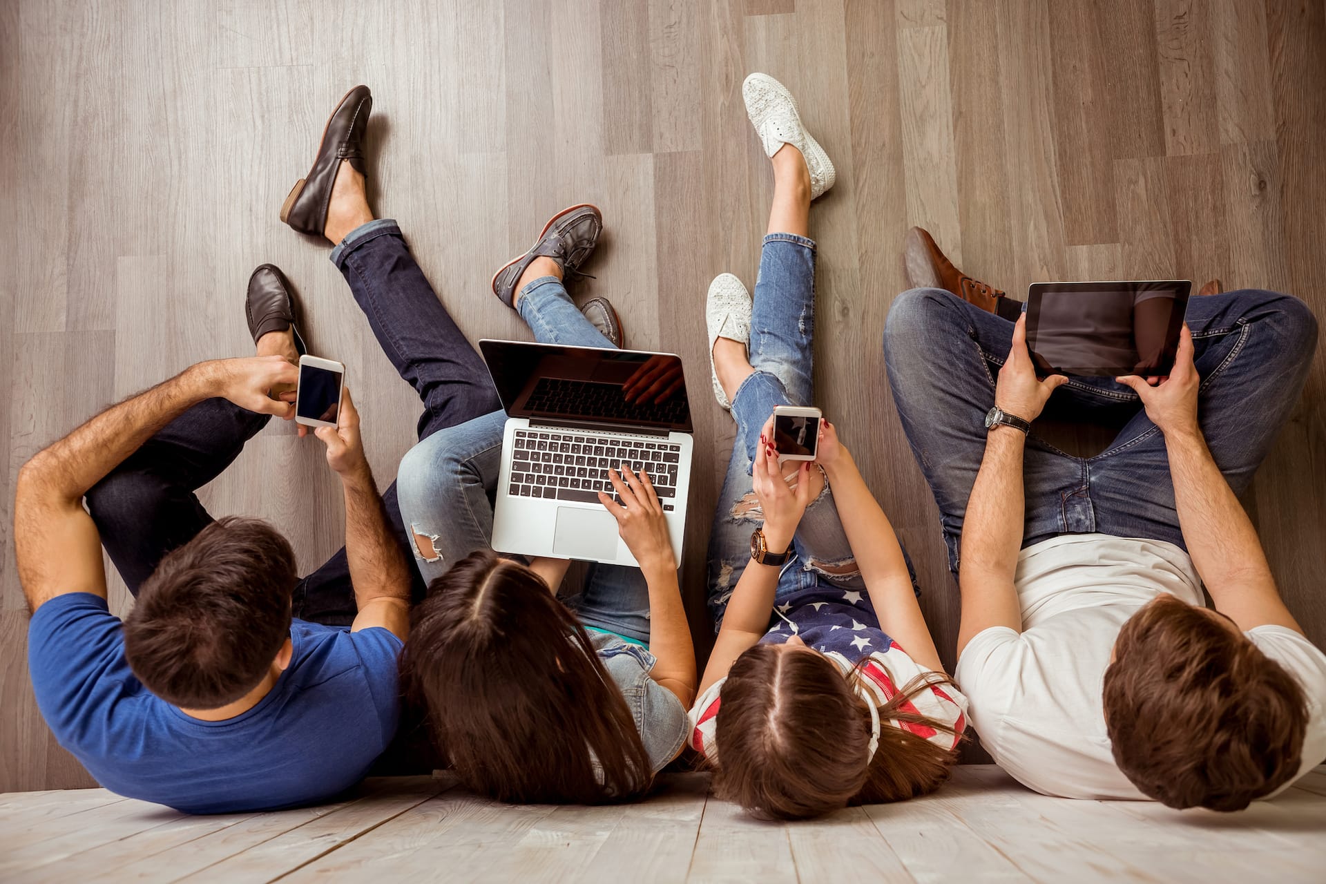 GLI ADOLESCENTI E LA GALASSIA DIGITALE: IL FUTURO È OGGI