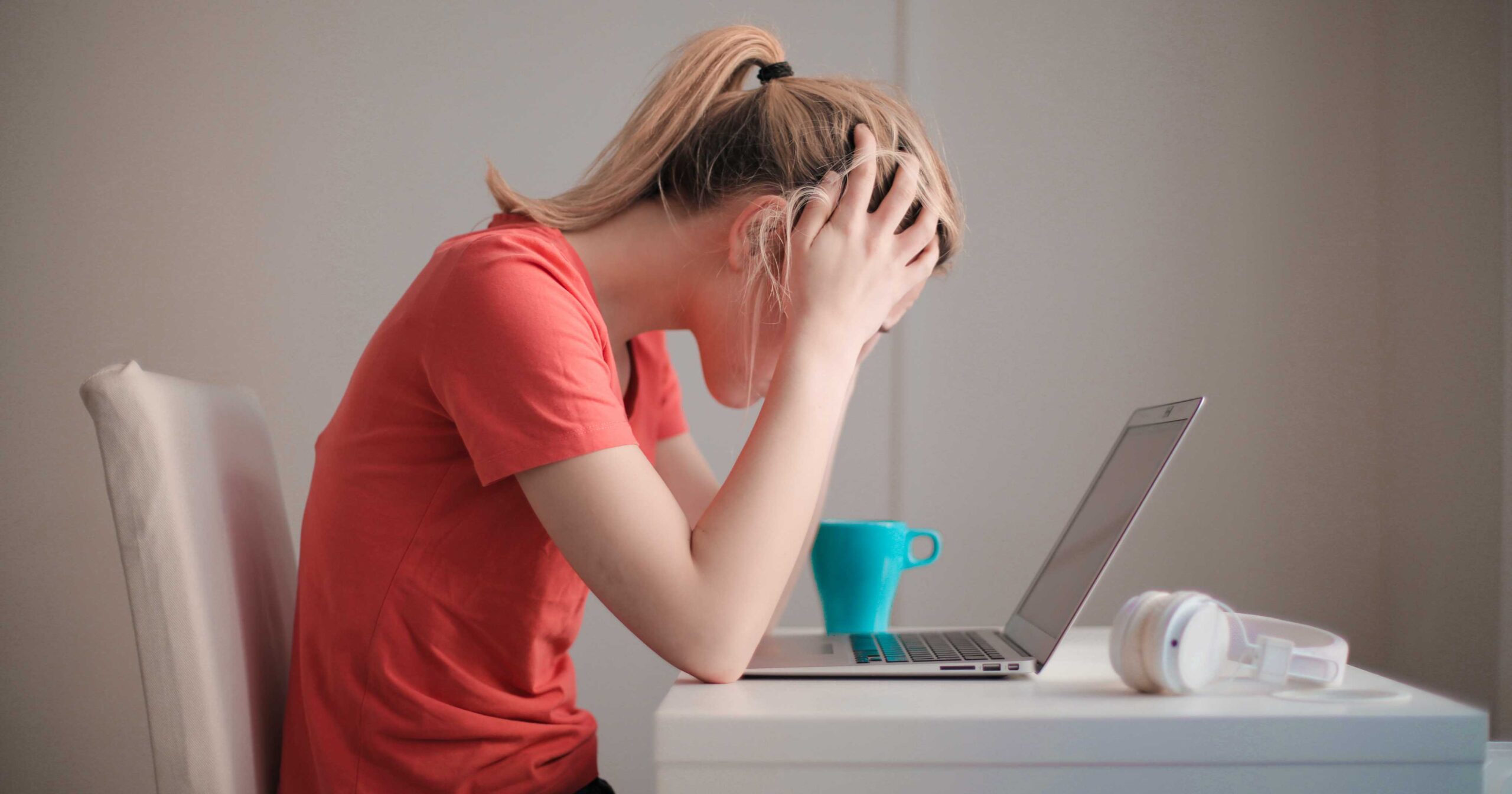 ADOLESCENTI, LA FINE DEL COVID NON METTE FINE ALLA SOFFERENZA