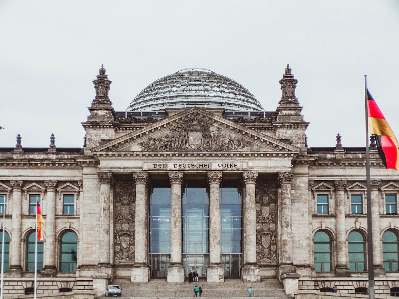 GERMANIA: SPESA NASCOSTA IN ASSET SPECIALI