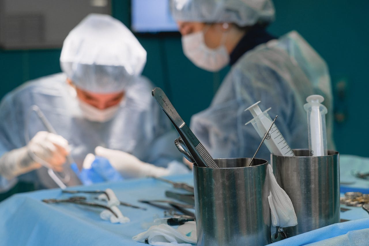 SANT’ANDREA, TUMORE POLMONARE INFILTRANTE: RICOSTRUITO IL CUORE, SALVATO IL POLMONE