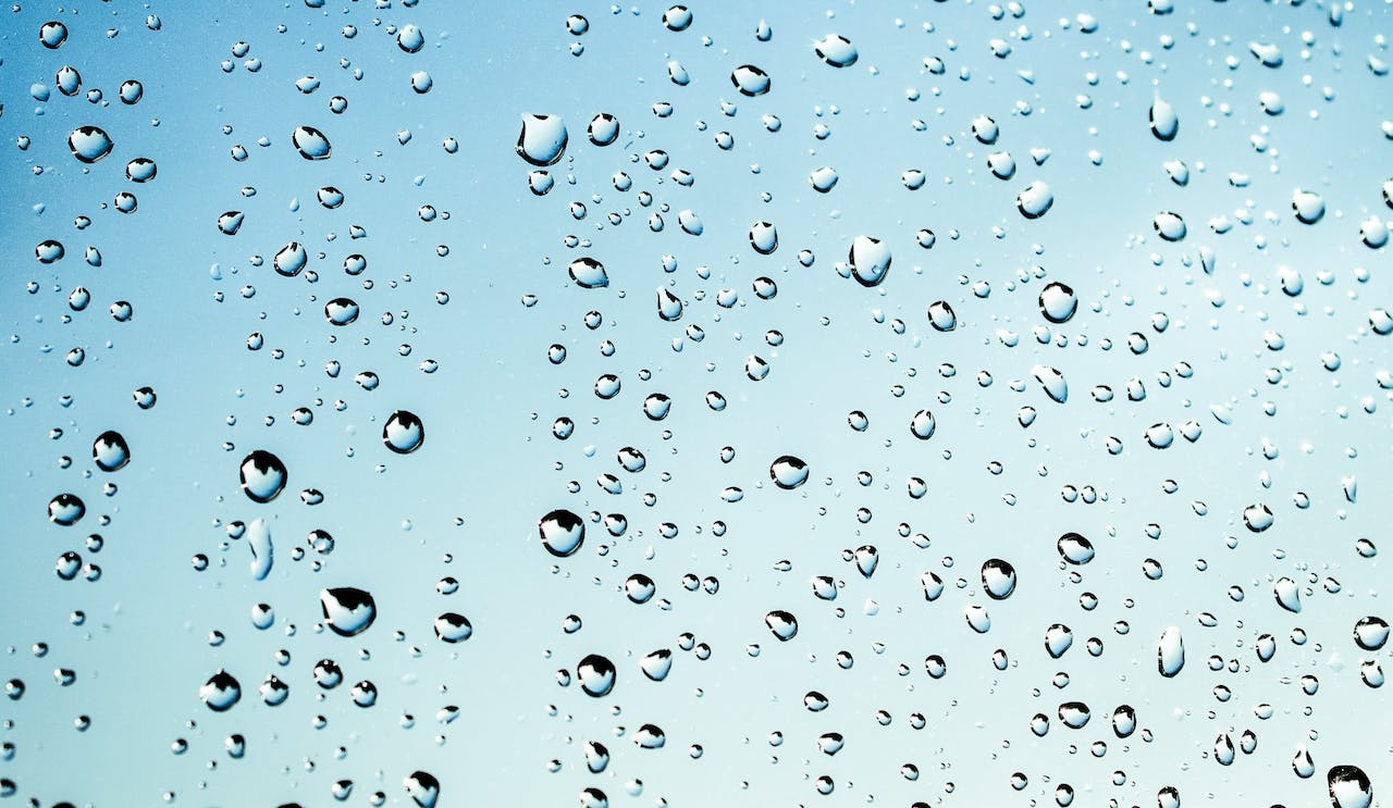 ACQUA, “DALLA FONTE AL RUBINETTO PERDIAMO UNA GOCCIA SU DUE: IL DIGITALE È PARTE DELLA SOLUZIONE”