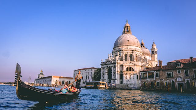 Turismo e digitale: il 70,8% degli italiani prenota online, ma la sostenibilità resta un tema aperto