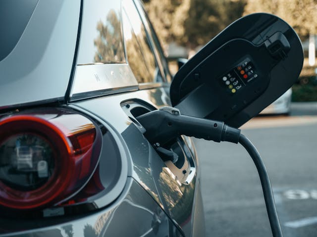 L'UE allenta gli obiettivi climatici per l'Industria Automobilistica