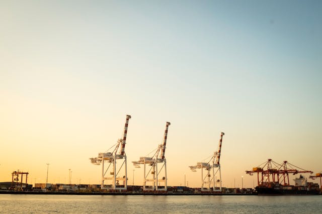 L'industria italiana può decarbonizzarsi con idrogeno, elettrificazione e riduzione delle emissioni di metano