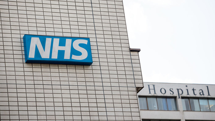 UK: tagli al lavoro interinale liberano un miliardo di sterline per l’NHS