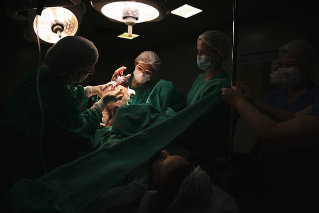 OMS: un nuovo modello di cura ostetrica per ridurre la mortalità materna e neonatale