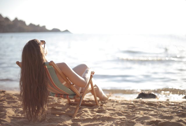 Come prevenire le scottature solari: guida per adulti e bambini