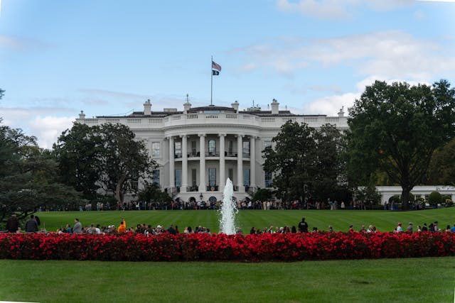 La Casa Bianca torna a minacciare il presidente della Fed