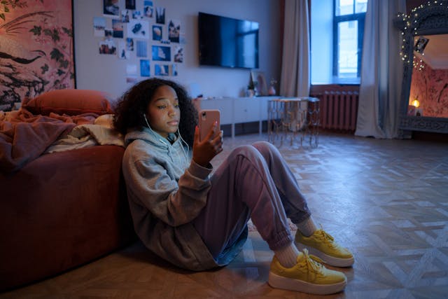 Minori a rischio povertà: 1 su 4 in Italia nel 2024