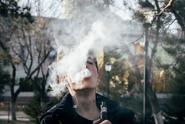 Sigarette e ansia: il fumo negli adolescenti aumenta il rischio