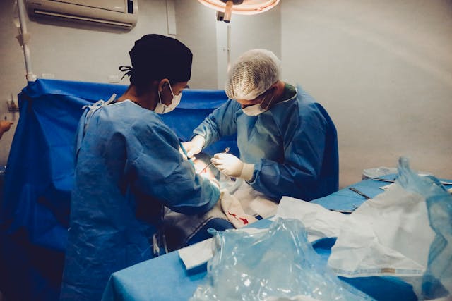 Donazione di organi negli USA: indagine shock su prelievi avviati prima della morte